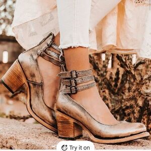 Randi by Freebird heels—LIKE NEW